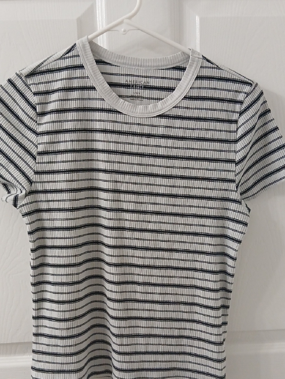 American Eagle Outfitters White Tee with Black Stripes Size L